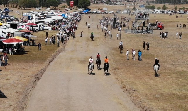Rahvan atlar &#039;Zafer&#039;e koştu