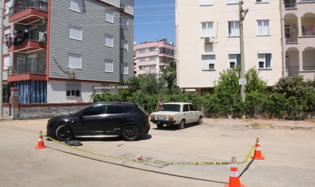 Romantik sevgili kız arkadaşının komşusunu ayağından vurdu