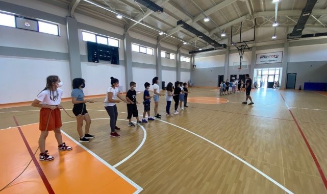 Safranbolu Çocuk Meclisi çeşitli yarışlarla doyasıya eğlendi