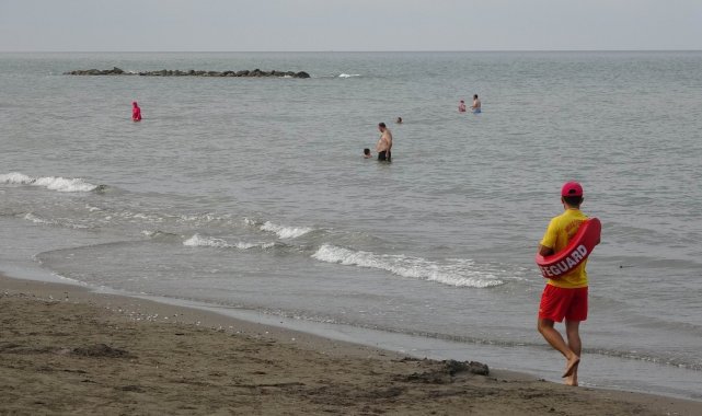Samsun&#039;da denizde 1 kişi boğuldu, 3 kişi kurtarıldı