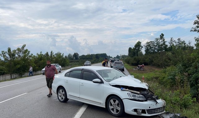 Samsun&#039;da iki otomobil çarpıştı: 4 yaralı