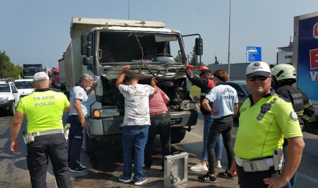 Samsun&#039;da kamyonlar çarpıştı