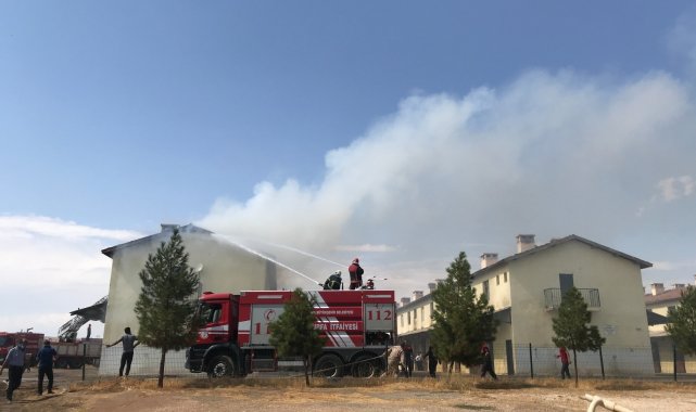 Şanlıurfa Hipodromu&#039;nda çıkan yangın kontrol altına alındı