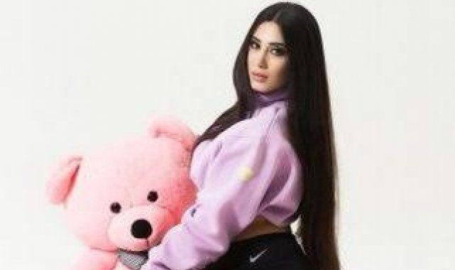 Şarkıcı Azra Yünlü&#039;den sel bölgesindeki çocuklara yardım