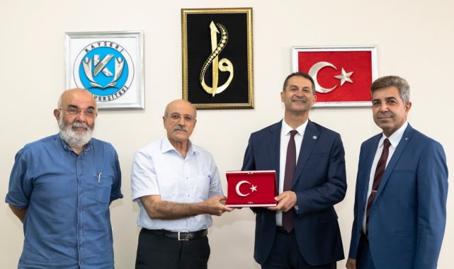 Şehit ailelerinden KAYÜ&#039;ye ziyaret