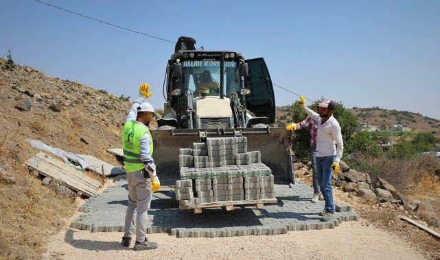Şehitkamil'de yeni ve bozuk yollar, kilitli parke taşı ile döşeniyor