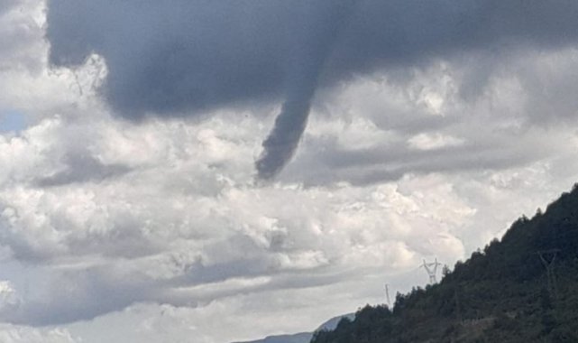 Selin vurduğu Kastamonu&#039;da deniz üzerinde çıkan hortum korkuttu