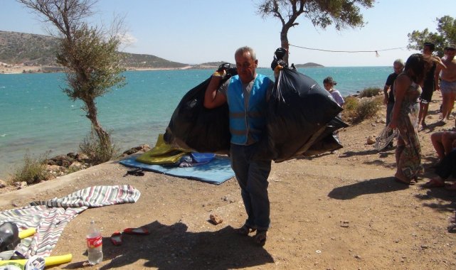 Silifke&#039;de çıkan yangında zarar gören Boğsak mevkiinde çevre temizliği yapıldı