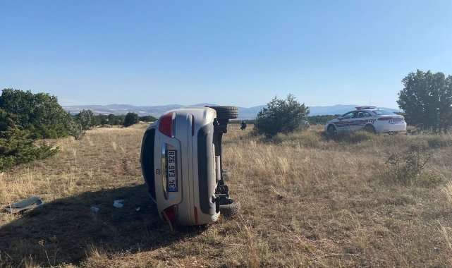 Sivas'ta otomobil yoldan çıktı: 5 yaralı