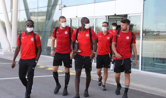 Sivasspor kafilesi Trabzon&#039;a ulaştı