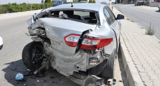 Su almak için duran otomobile hafif ticari araç arkadan çarptı: 1 yaralı