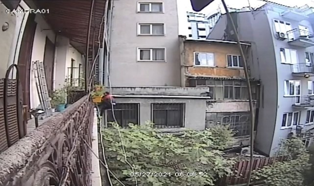 Taksim&#039;de akılalmaz olay: Tarihi şamdanı çalıp hurda fiyatına sattı