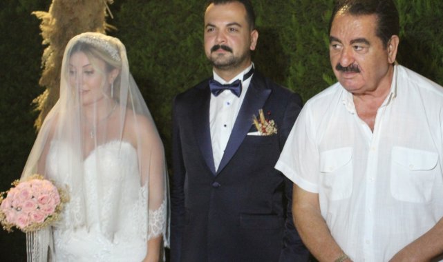 Tatlıses&#039;in kızım dediği Şule Çınlama İzmir&#039;de evlendi