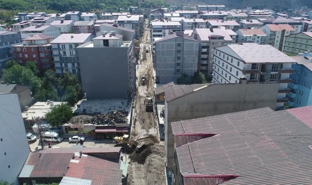 Tatvan Belediyesi sıcak asfalt çalışmalarına başladı