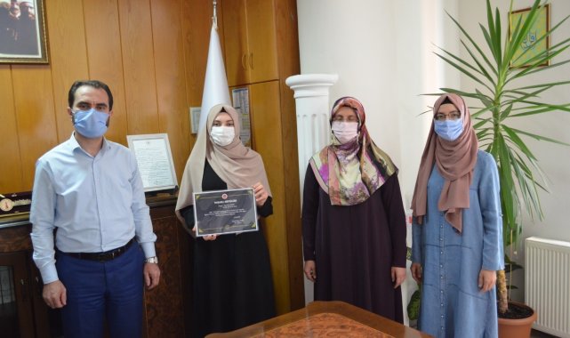 Tavşanlı&#039;da dereceye giren Kız Kur&#039;an Kursu öğrencileri ödüllendirildi