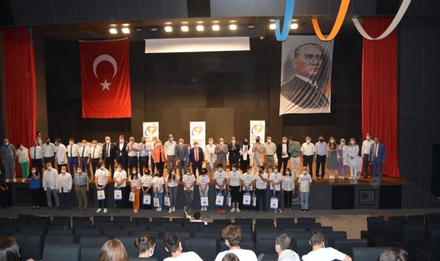 Tekden Eğitim Kurumları'ndan YKS'de ilk binde 11 öğrenci