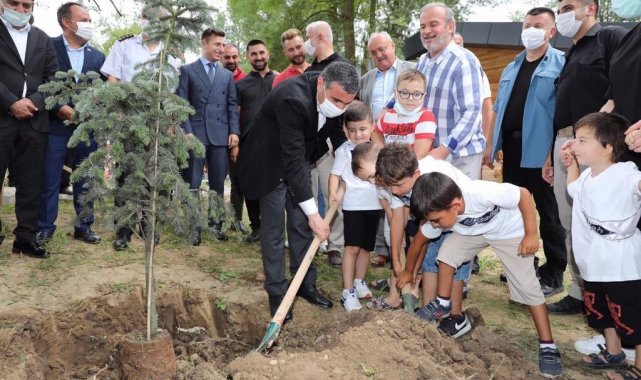 Toplu sünnet şöleni sonrasında fidanlar toprakla buluştu