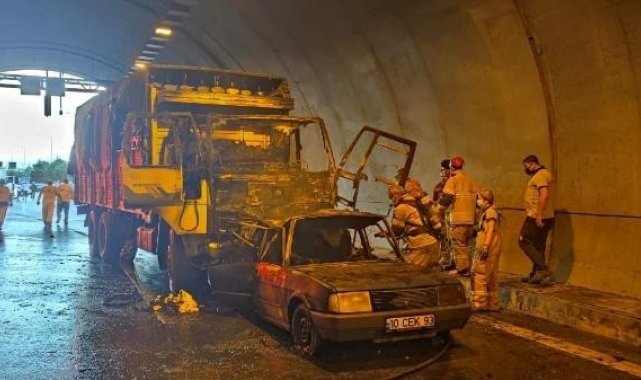 Üniversite okuyan kızlarını Aydın&#039;a getirirken hayatlarını kaybettiler