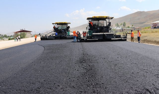 Van çevre yoluna ilk asfalt döküldü