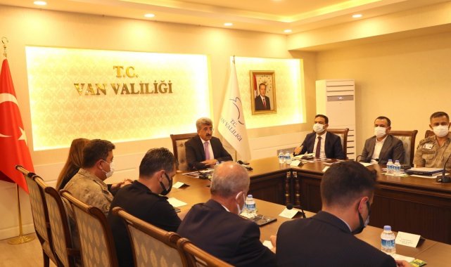 Van Valisi Bilmez: &quot;Araçtaki göçmenler yakalandı, organizatör gözaltına alındı&quot;