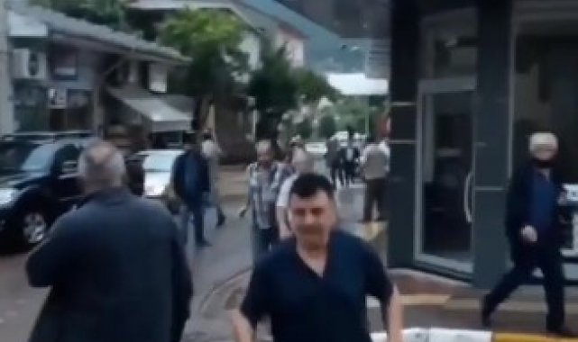 Vatandaşların selden kaçış anı cep telefonuna yansıdı