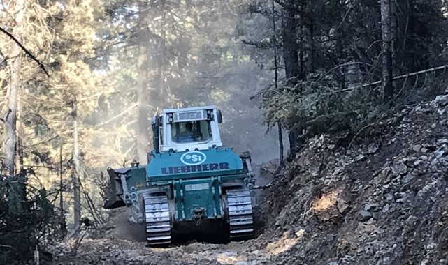 Yanan kökleri tek tek bulup söndürüyorlar