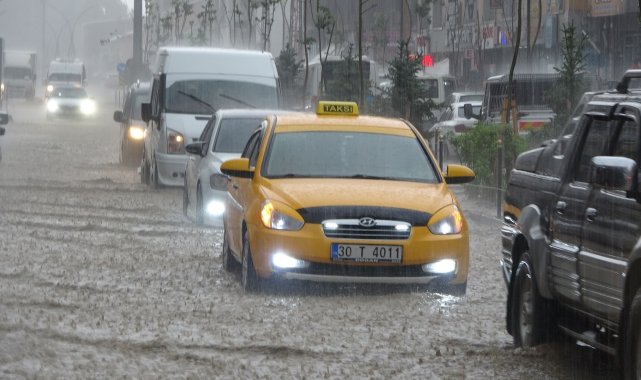Yüksekova&#039;da sel