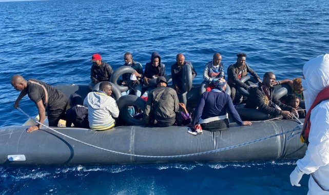Yunanistan ittiği mültecileri Türk sahil güvenlik ekipleri kurtardı