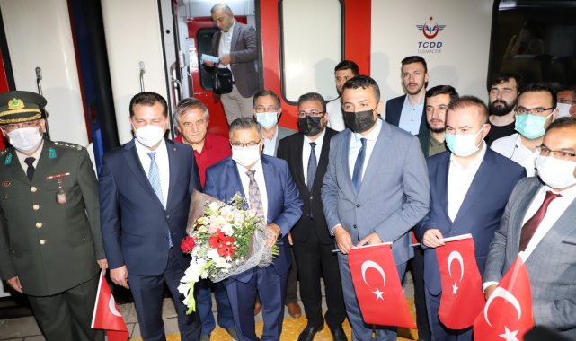 Zafer Treni &#039;Büyük Taaruz&#039;un başladığı Afyon Kocatepe&#039;ye ulaştı