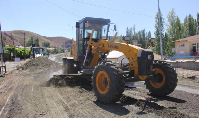 Zara Belediyesi üstyapı çalışmalarına hız verdi