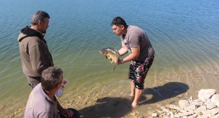 100 sporcu en büyük balığı yakalamak için mücadeleye başladı