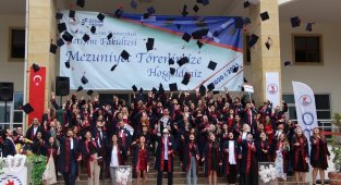 'OMÜ İletişim'de 281 öğrencinin mezuniyet heyecanı