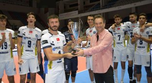 7. TSYD İzmir Voleybol Turnuvası'nın kazananı Arkas Spor