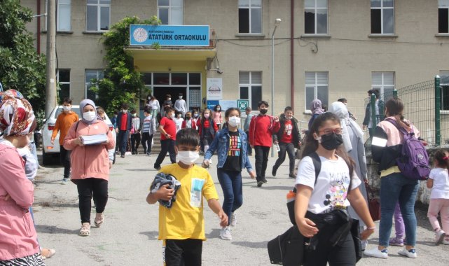 Afet bölgesi ilan edilen İnebolu&#039;da yüz yüze eğitim başladı