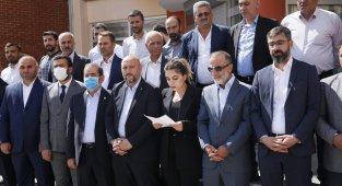 AK Parti Bitlis'ten Adnan Menderes'in idamının 60'ncı yıl dönümüne ilişkin açıklama