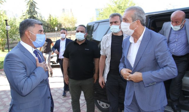 AK Parti Diyarbakır Milletvekili Eker, DTB Başkanı Yeşil ile bir araya geldi