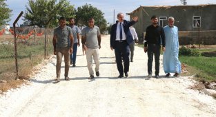 Akçakale'de kış öncesi kırsalda yol atağı