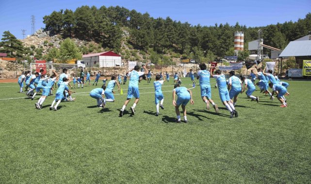 Aladağ&#039;ın gençleri Yaz Spor Okulu&#039;nu tamamladı