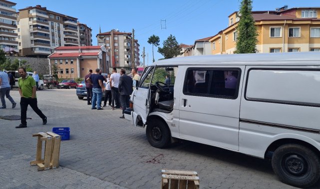 Alaplı&#039;da sokak ortasında boynundan silahla vurulan kişi ağır yaralandı