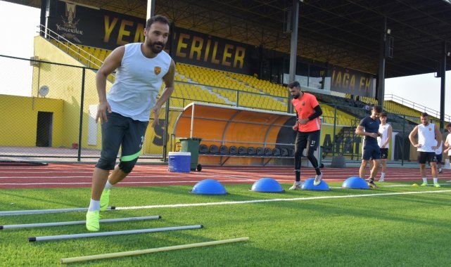 Aliağaspor FK, lige şampiyonluk parolasıyla hazırlanıyor