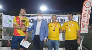 Ayak tenisi bölge şampiyonası Gediz'de yapıldı