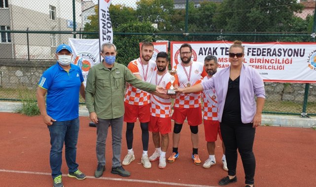 Ayak tenisinde Atakum Amazonspor birinci oldu