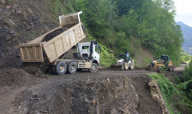 Ayancık&#039;ta 39 kilometre yolu ulaşıma açtılar