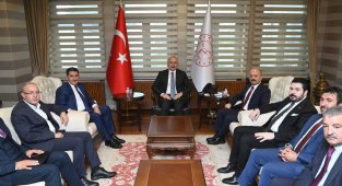 Bakan Karaismailoğlu: "Ağrı genelindeki bölünmüş yol uzunluğunu 17 kilometreden aldık, 24 kat artırarak 386 kilometreye çıkardık"