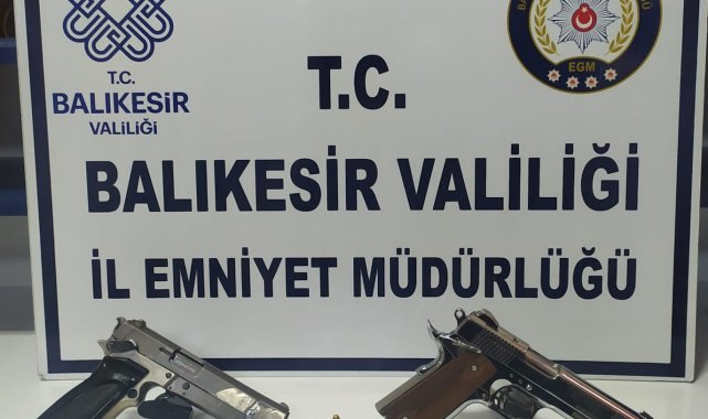 Balıkesir&#039;de polis 17 aranan şahsı yakaladı