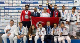 Bartın Üniversitesi öğrencisi Hasret Bozkurt, milli takımı madalyaya taşıdı