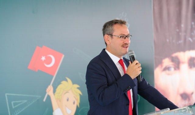 Başakşehir&#039;de ilk zili başkan Kartoğlu çaldı