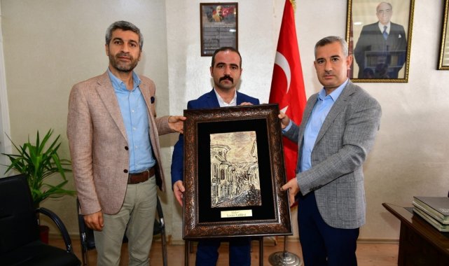 Başkan Çınar&#039;dan MHP ve Ülkü Ocakları&#039;na ziyaret