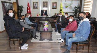 Bayburt'ta yurt sorunu yaşayan üniversite öğrencileri geçici olarak belediyeye ait tatil köyünde misafir edilecek