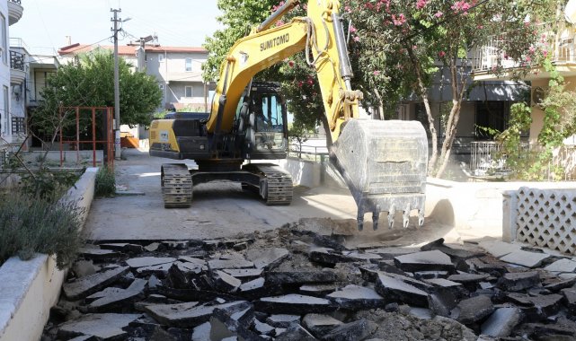 Burhaniye&#039;de yollar yenileniyor